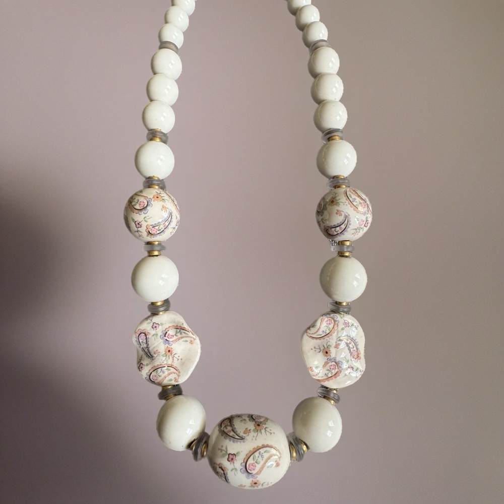 Vtg White Hand Painted Dainty Floral Paisley Chunky Beaded Necklace Cottagecore